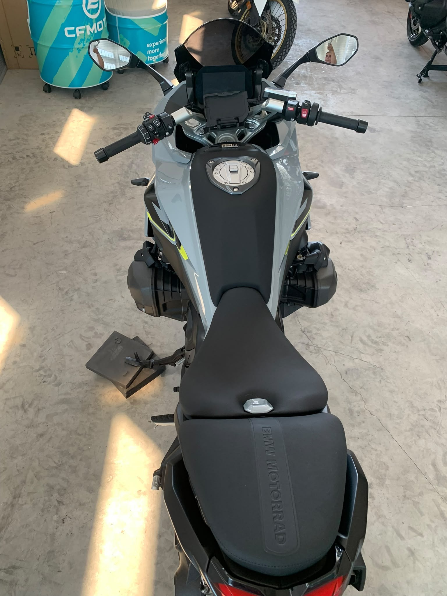 R1300RS