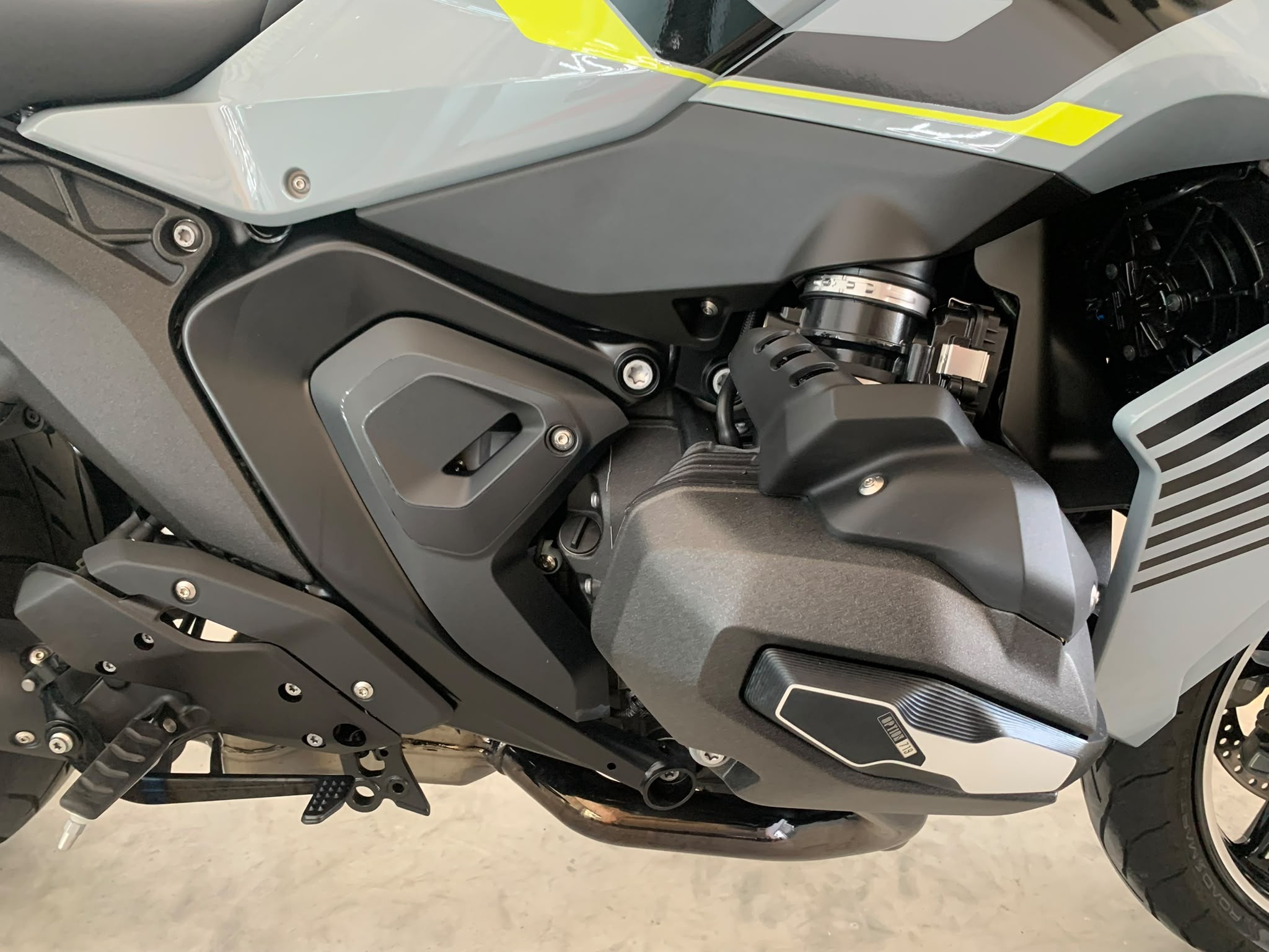 R1300RS