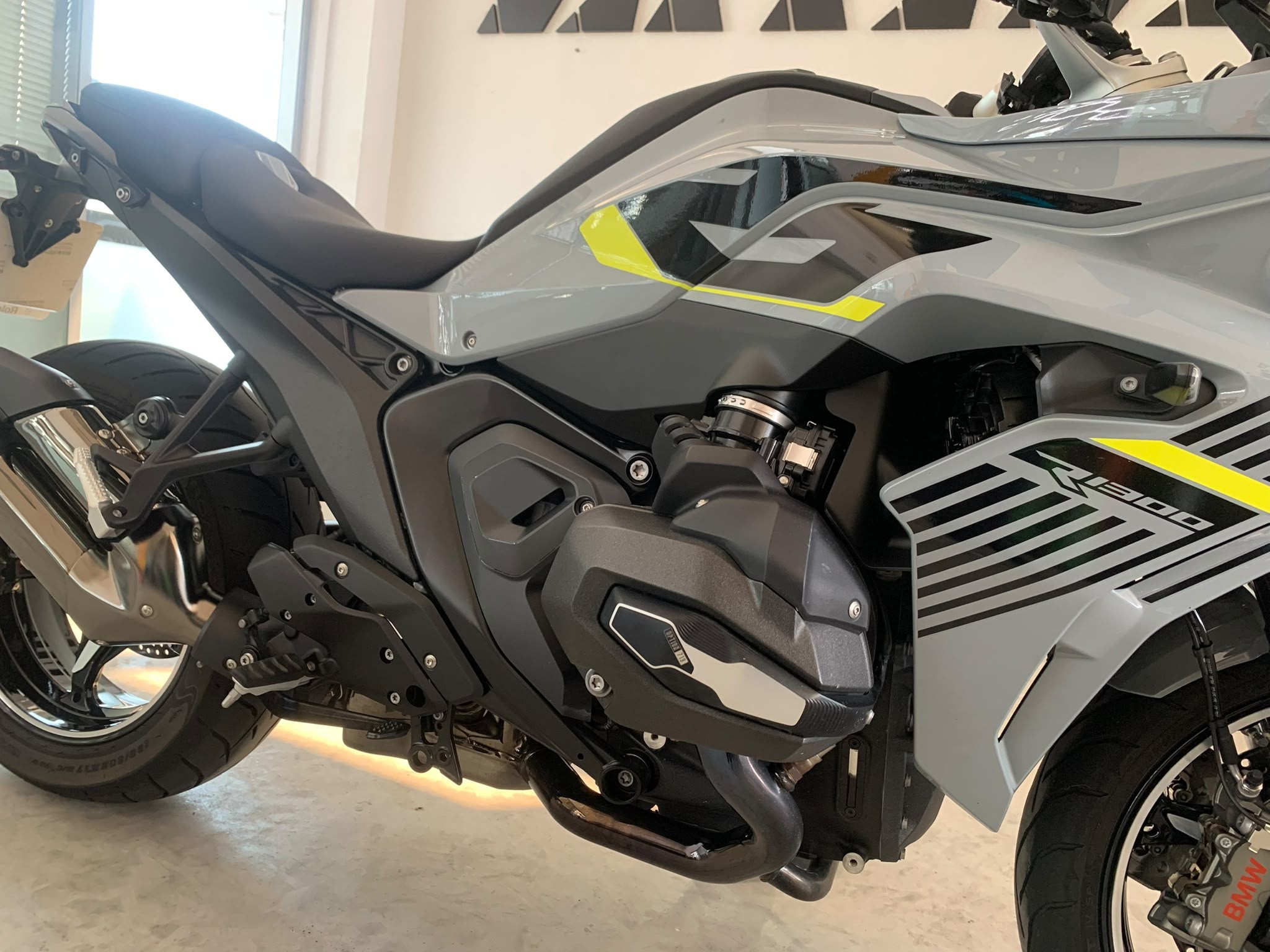 R1300RS