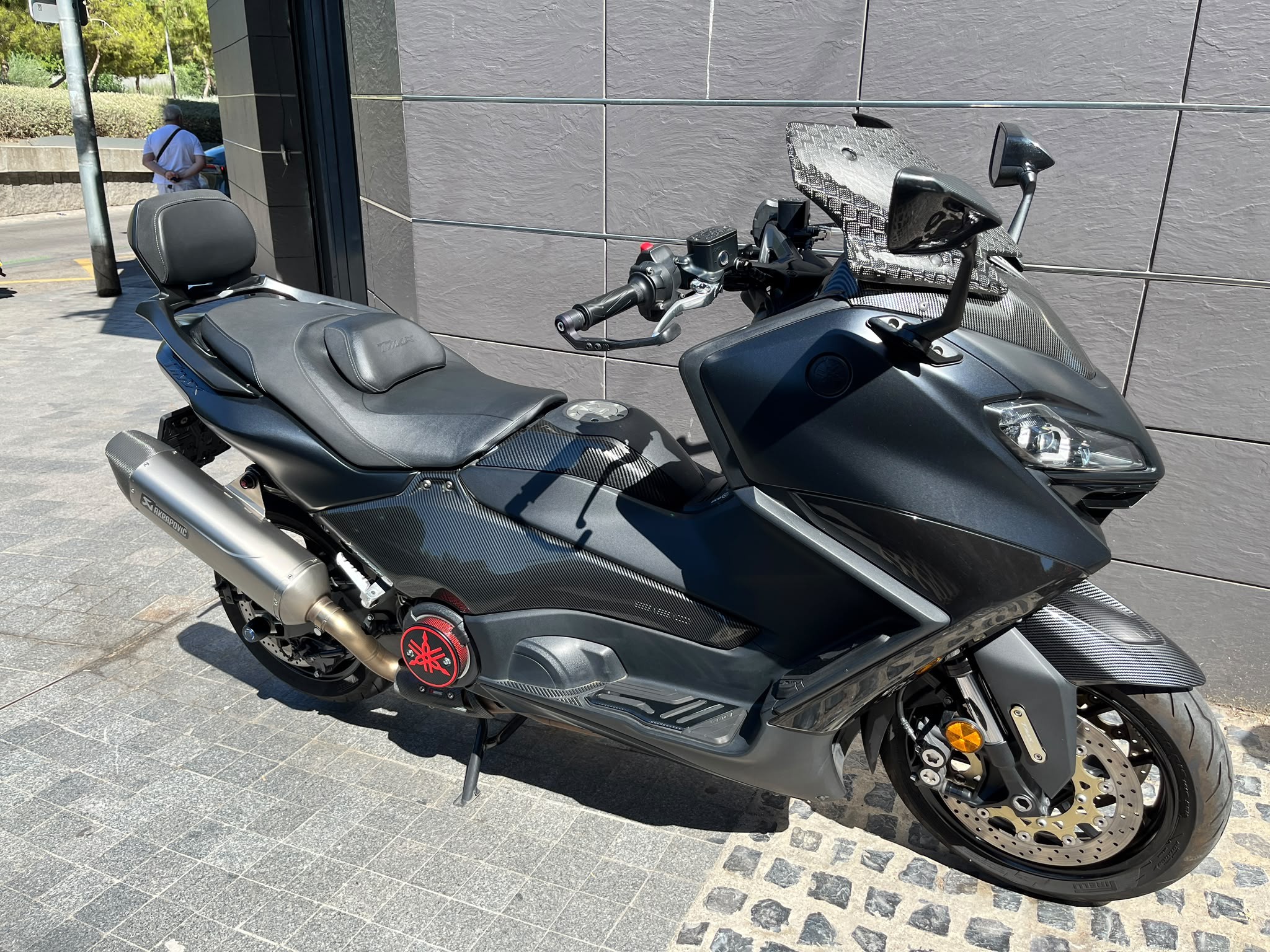 T-MAX 560