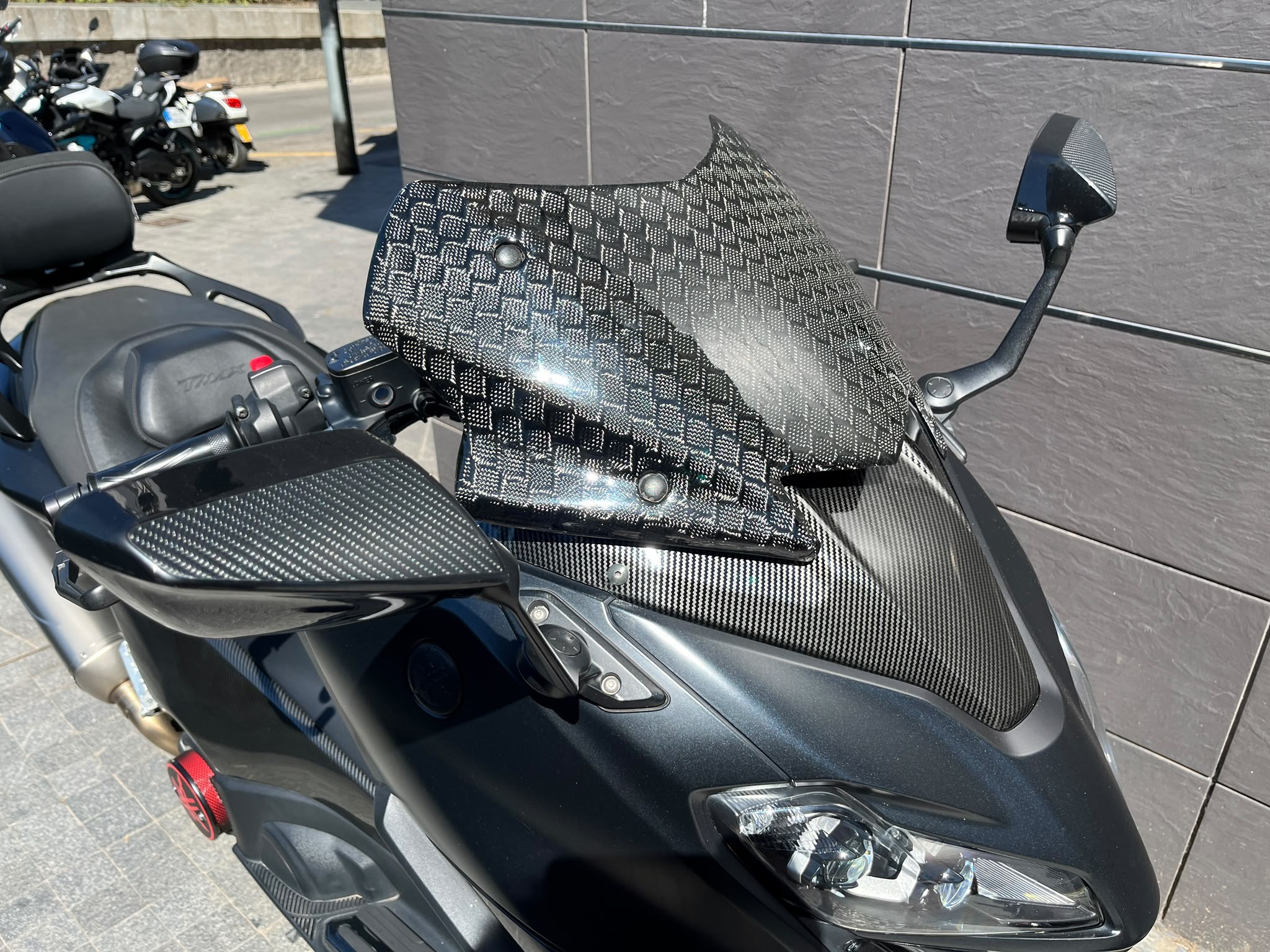 T-MAX 560