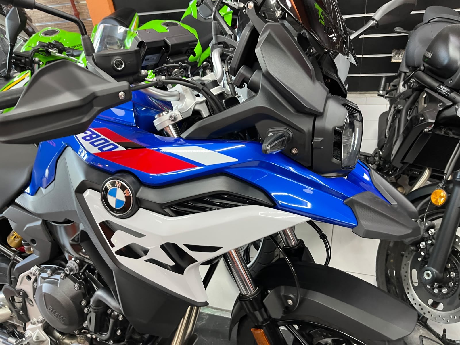 F800 FS
