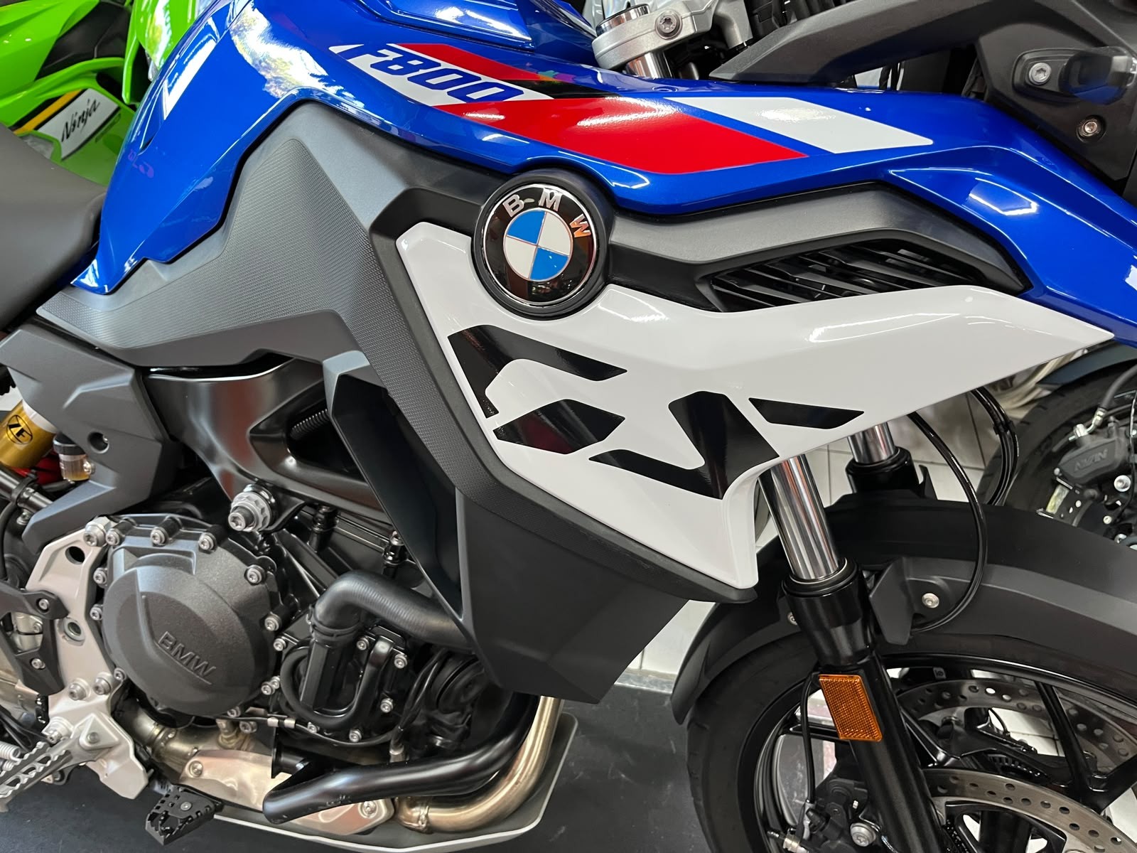 F800 FS