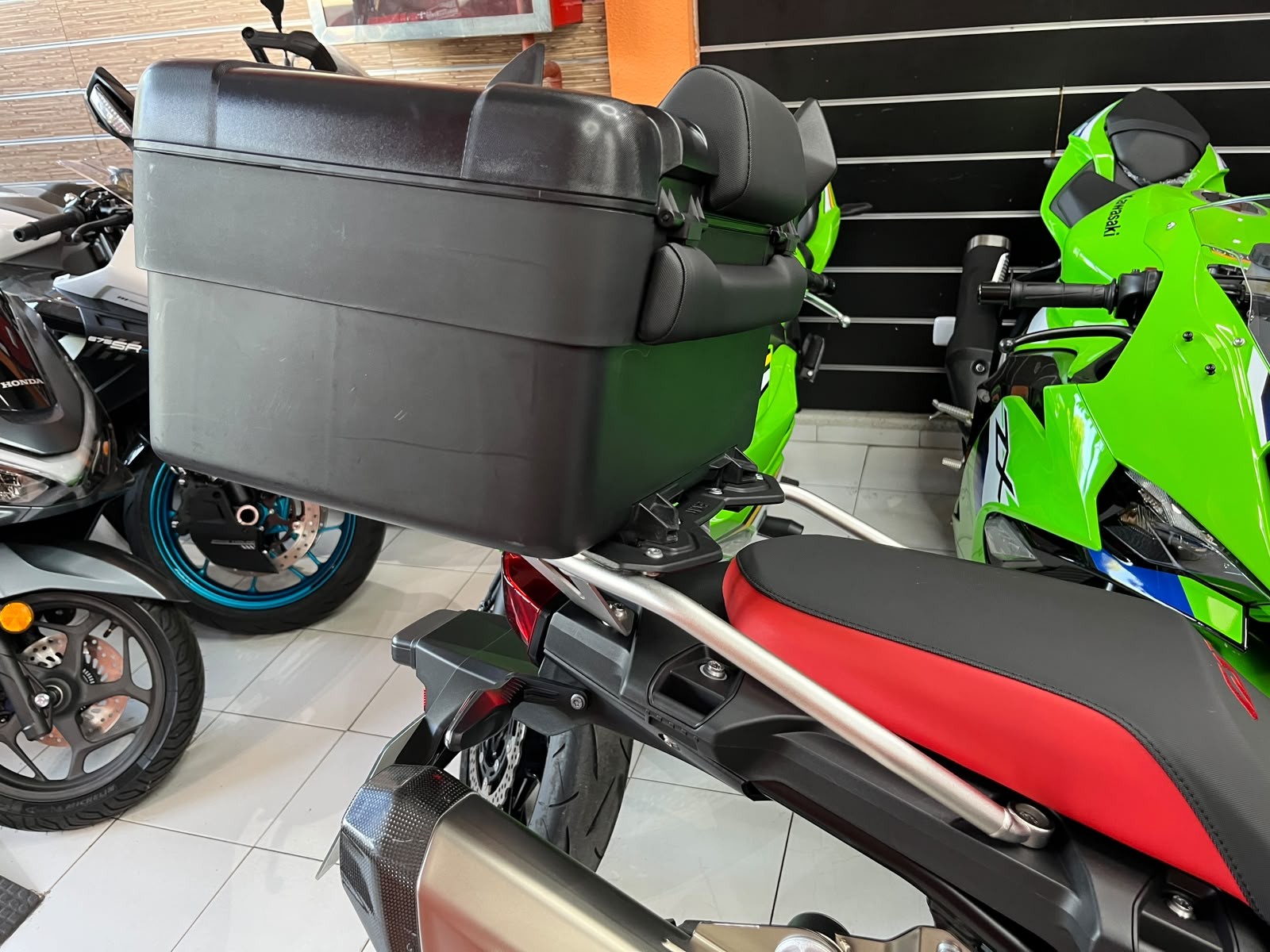 F800 FS