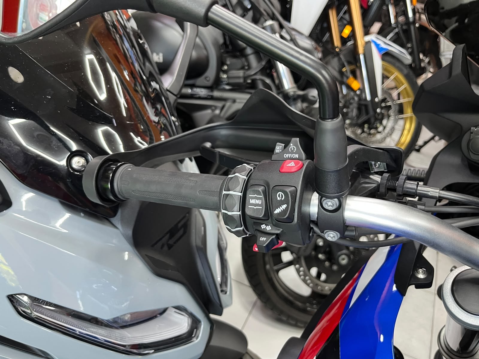 F800 FS