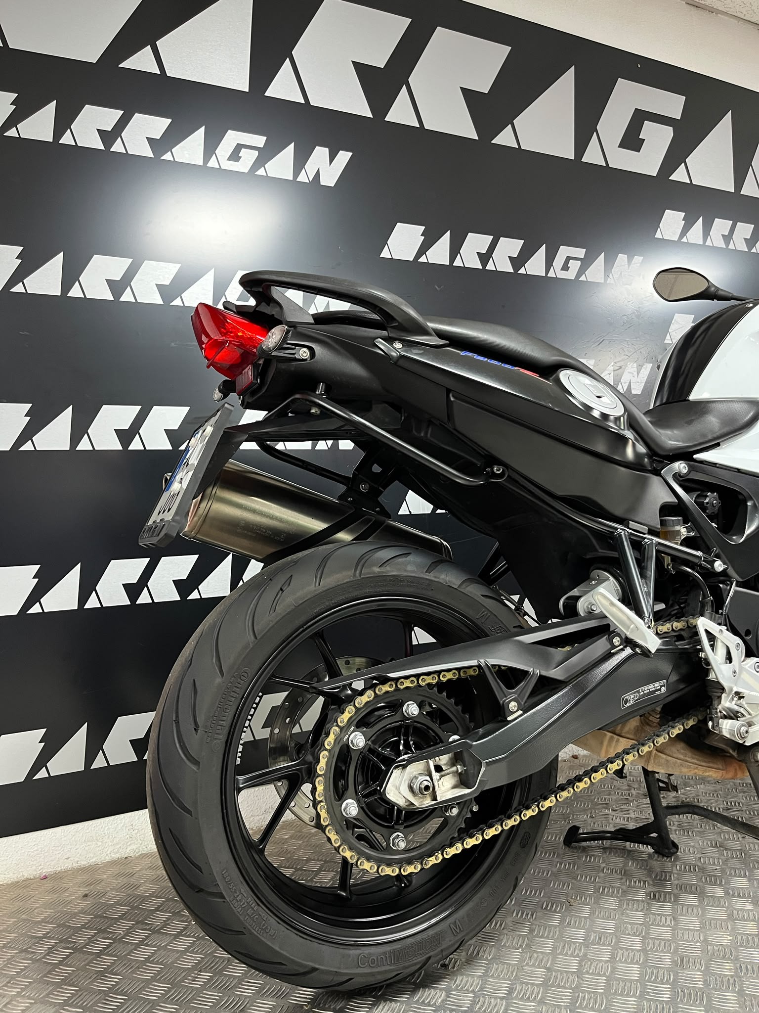 F800 R