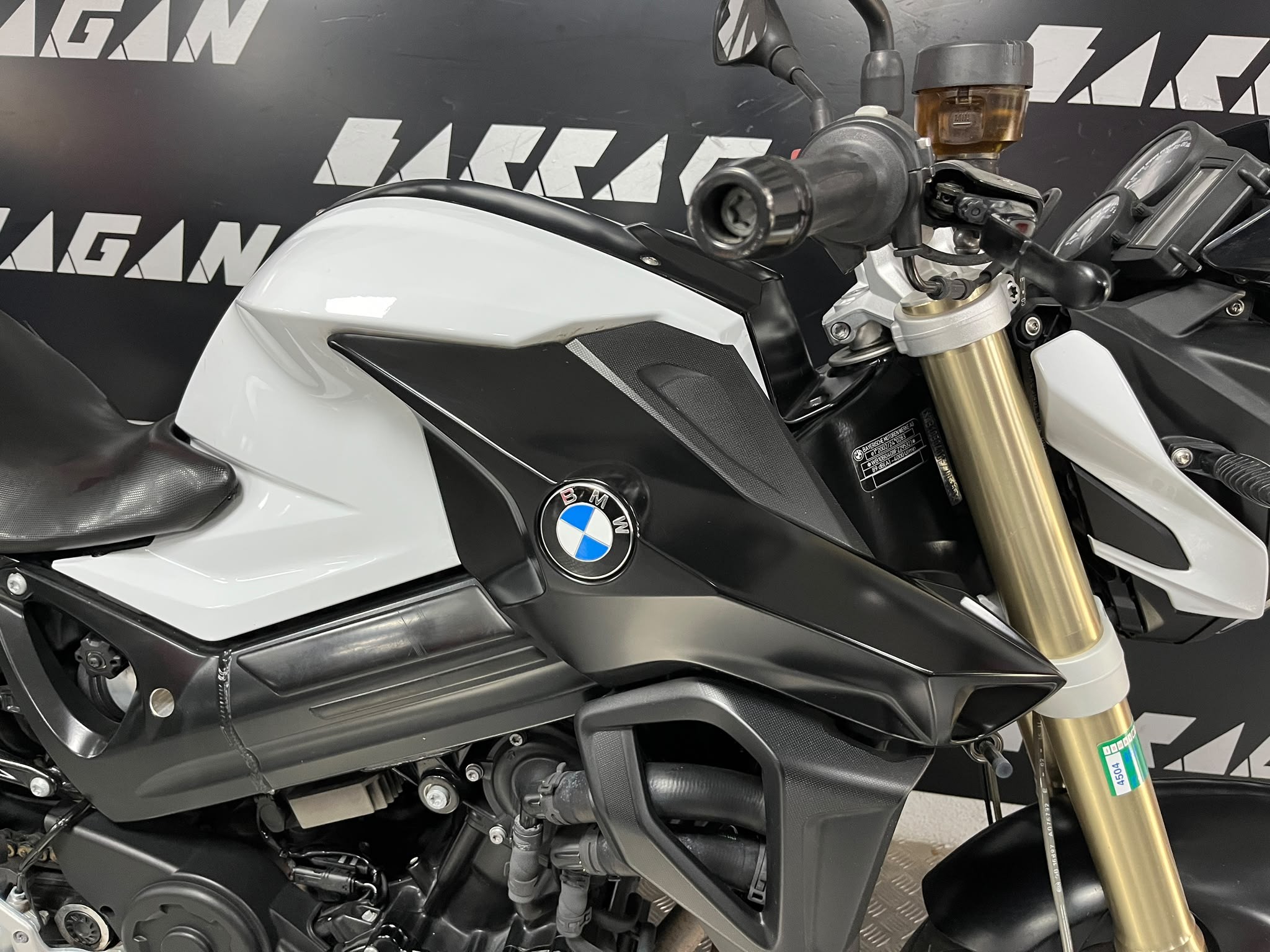 F800 R