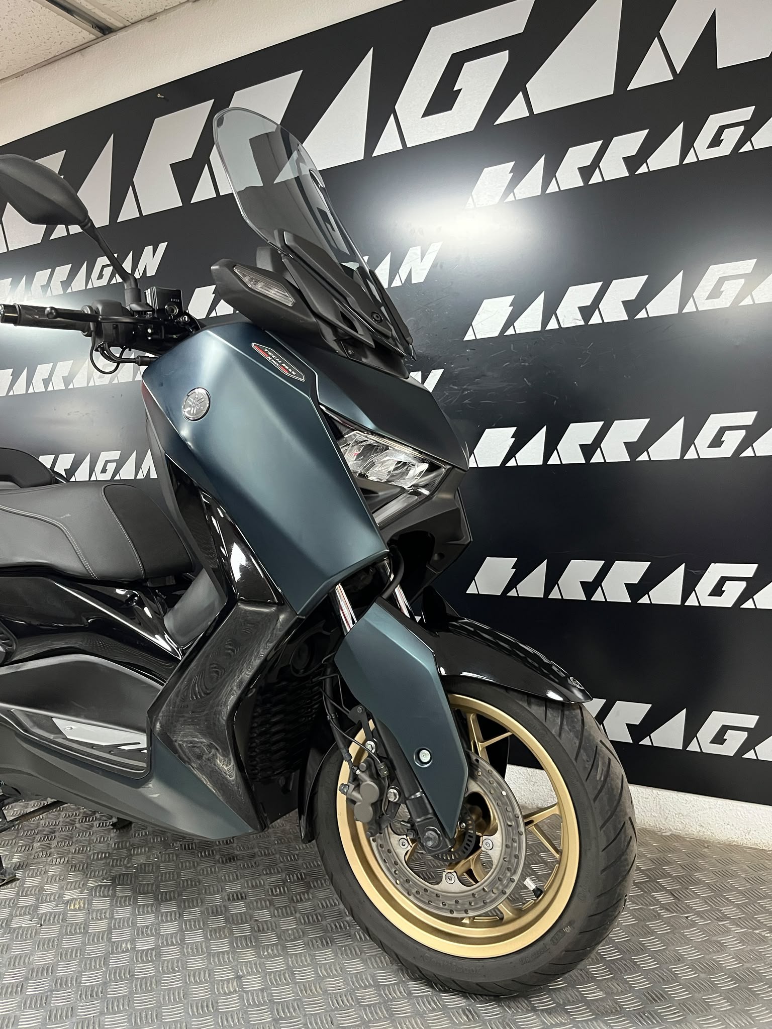 X-AX 300 TECH MAX