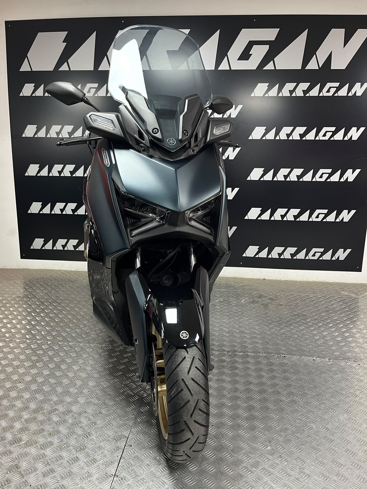 X-AX 300 TECH MAX