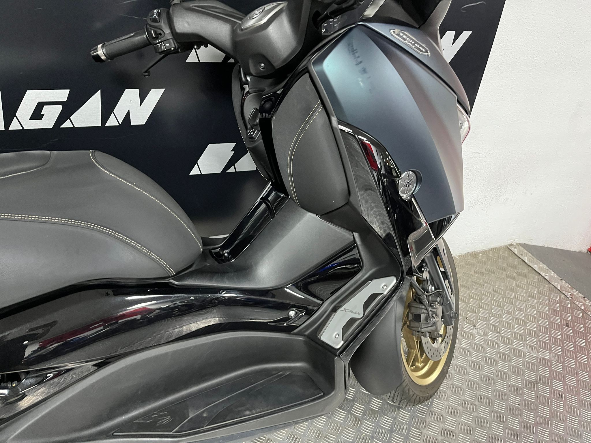 X-MAX 300 TECH MAX