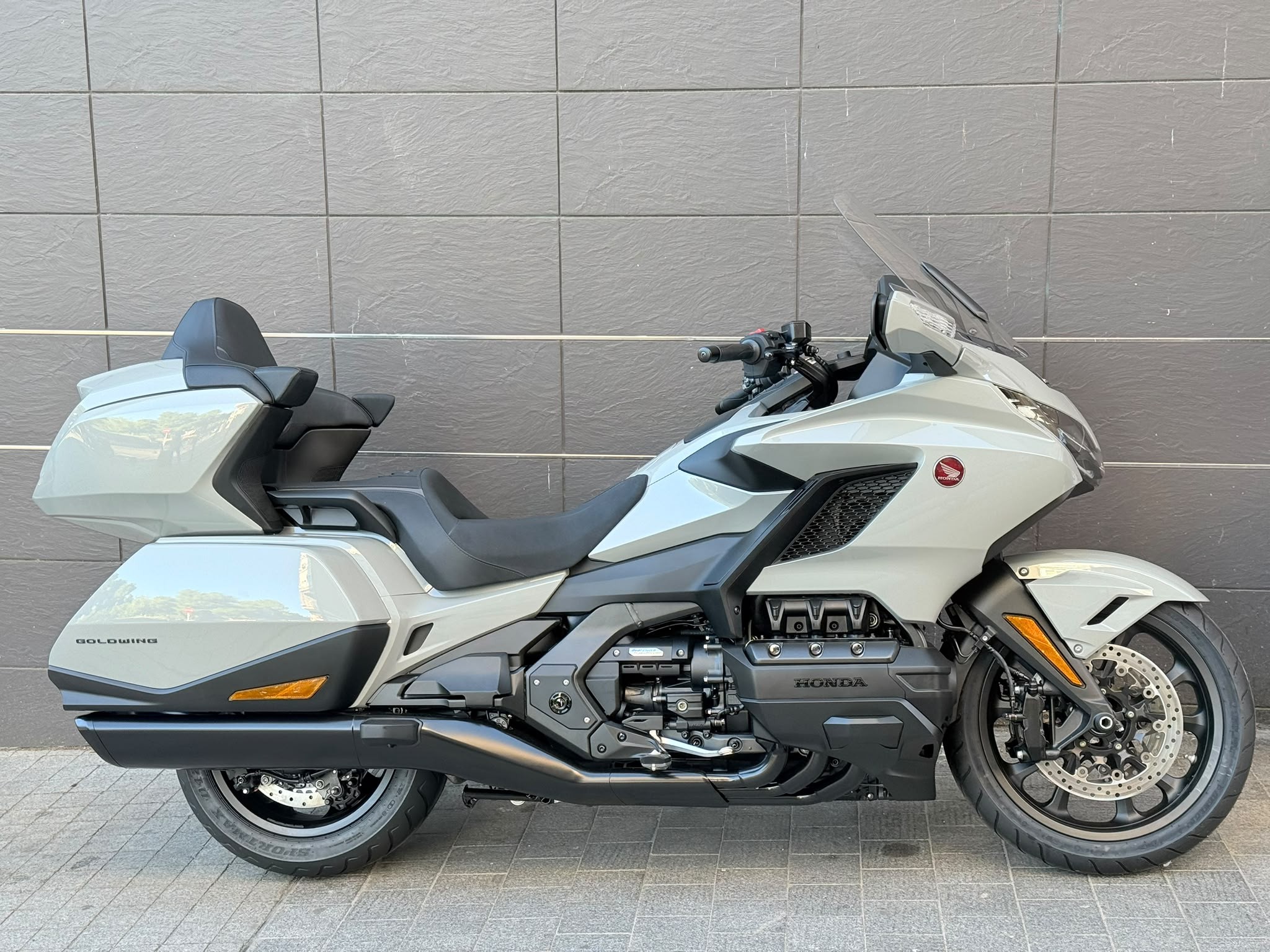 GL 1800 TOUR DCT