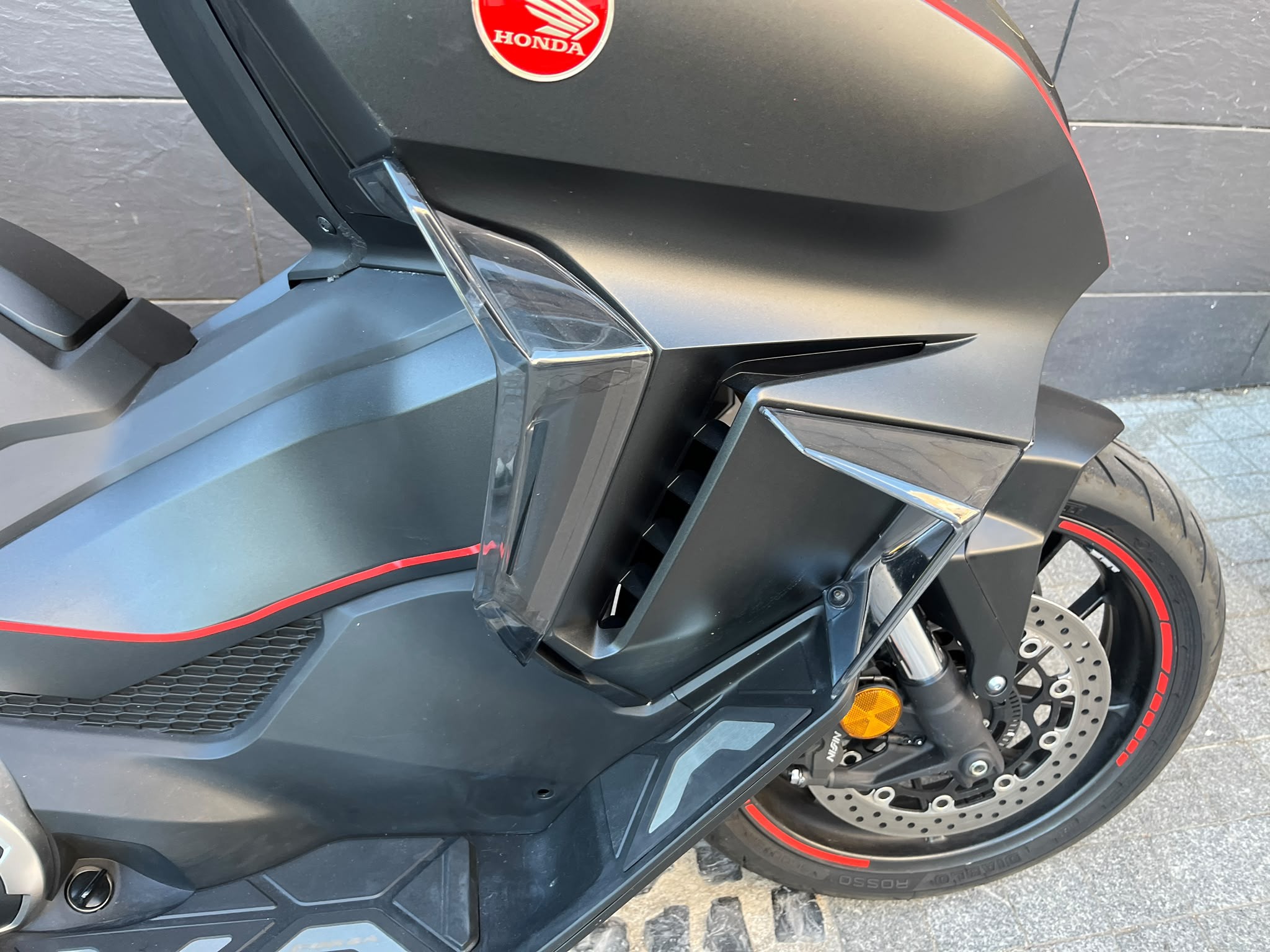 FORZA 750