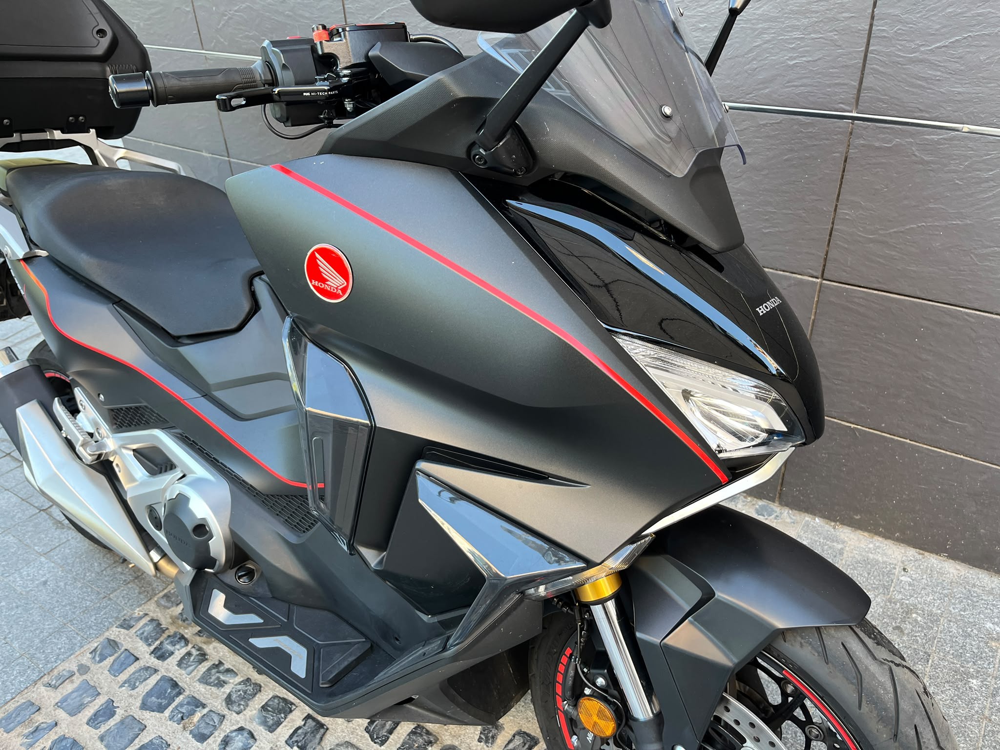 FORZA 750